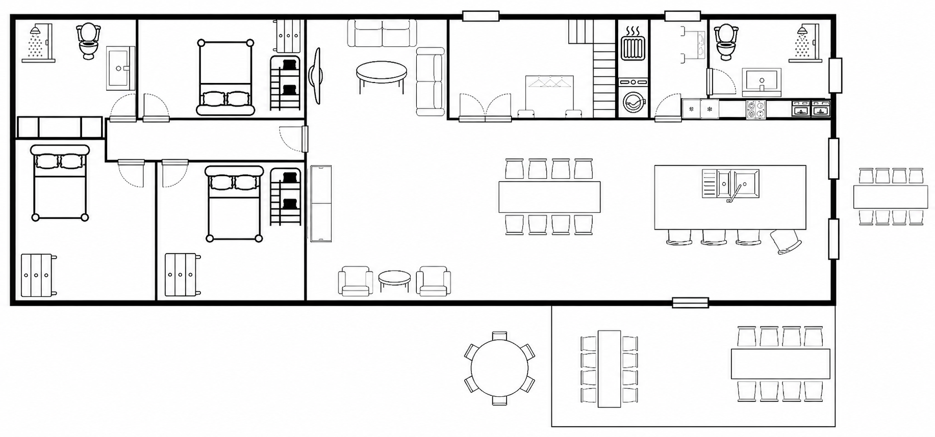 Plantegning af sommerhuset med tre soveværelser, to badeværelser, åbent alrum med køkken og terrasse